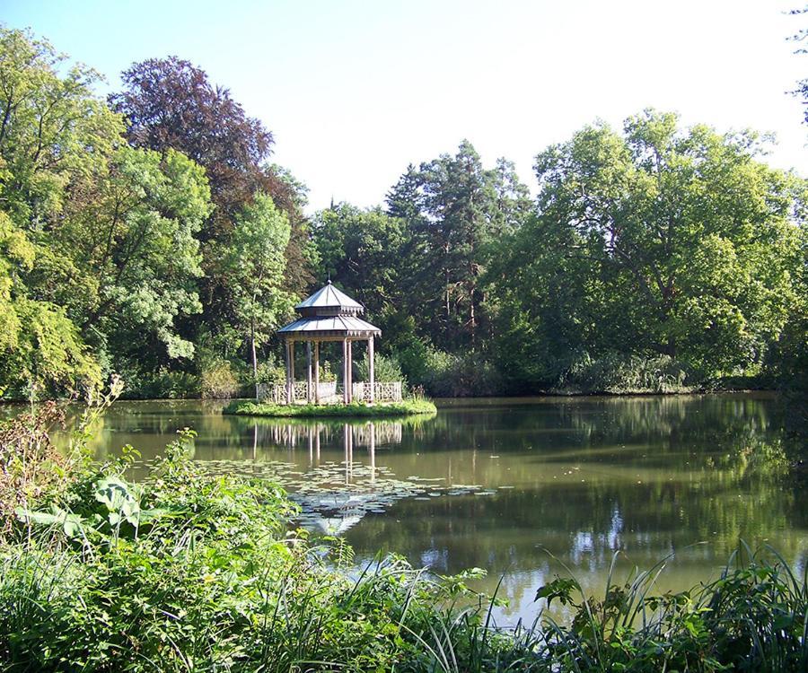 Bel Parisien Parc Montsouris * Paris